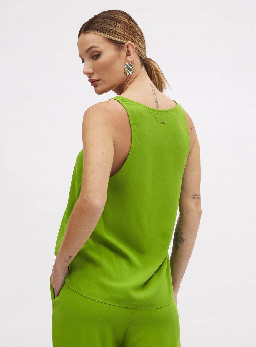Blusa Fluida Com Decote U Verde 3