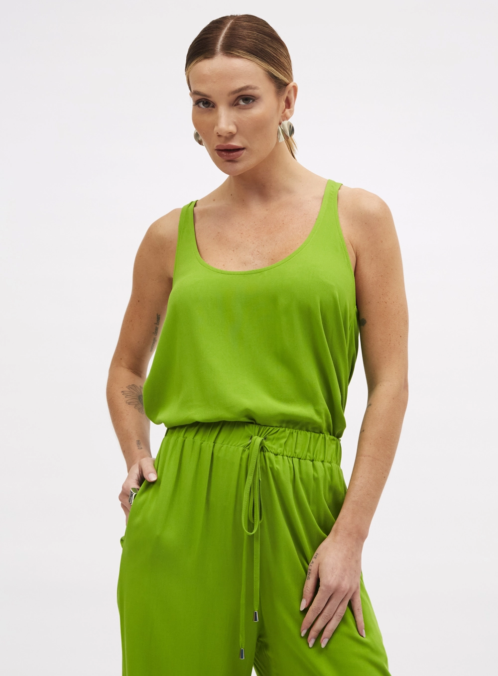 Blusa Fluida Com Decote U Verde 2