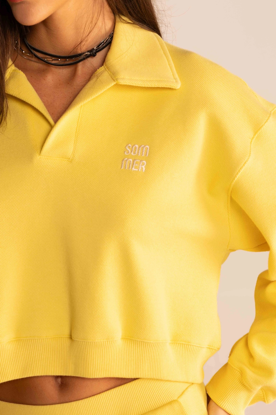 Blusão Feminino Square Gola Polo Com Logo Amarelo 2