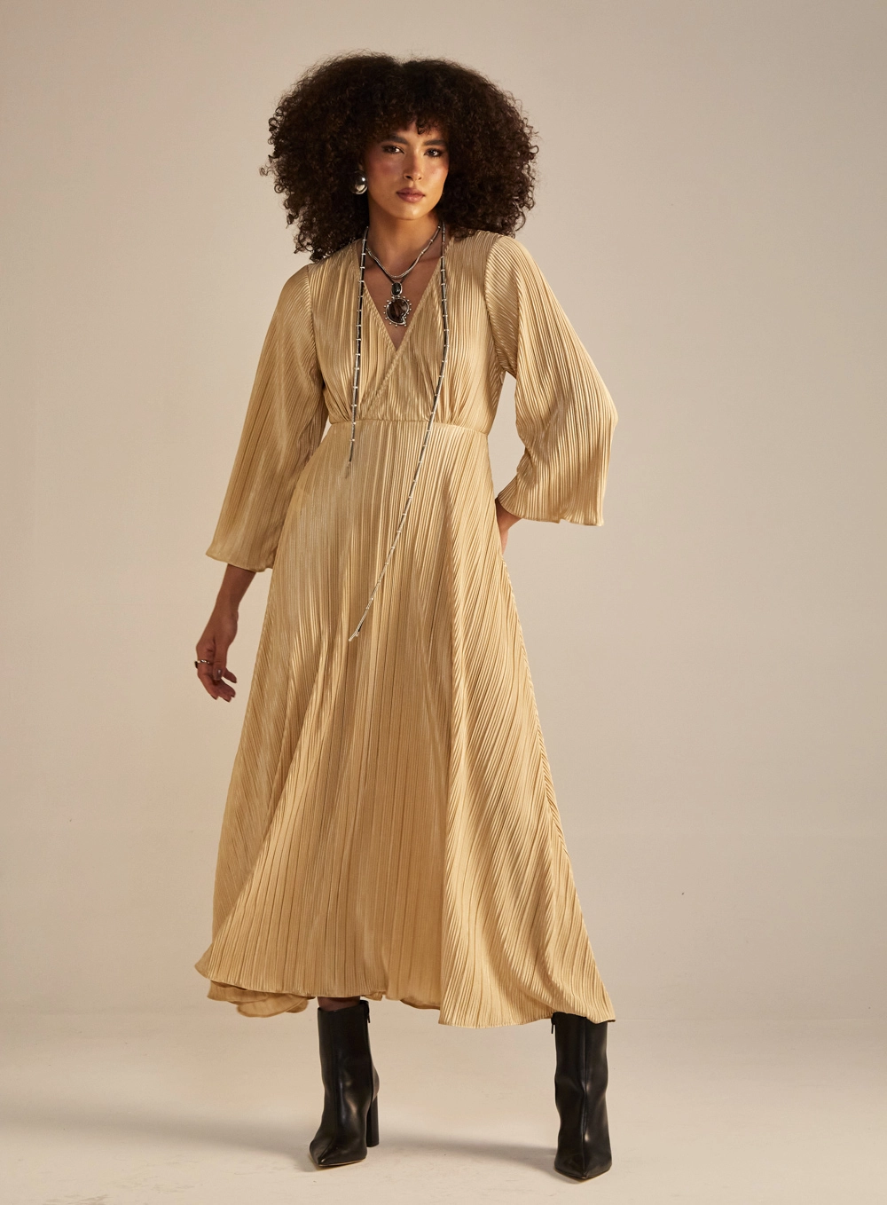 Vestido Midi Plissado Bege 1