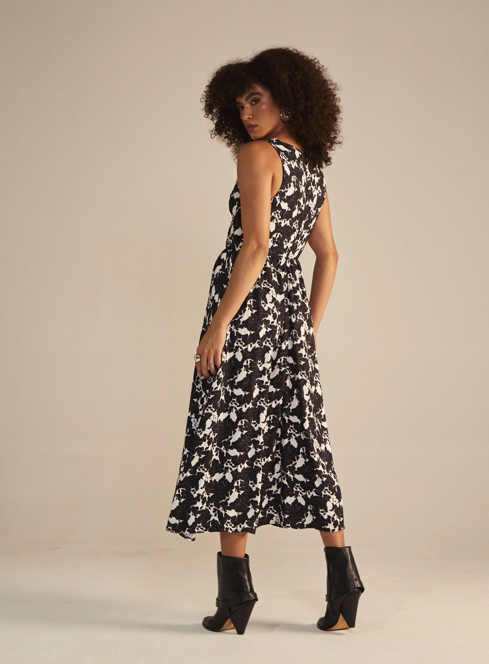 Vestido Midi Com Estampa Floral Estamapados 3