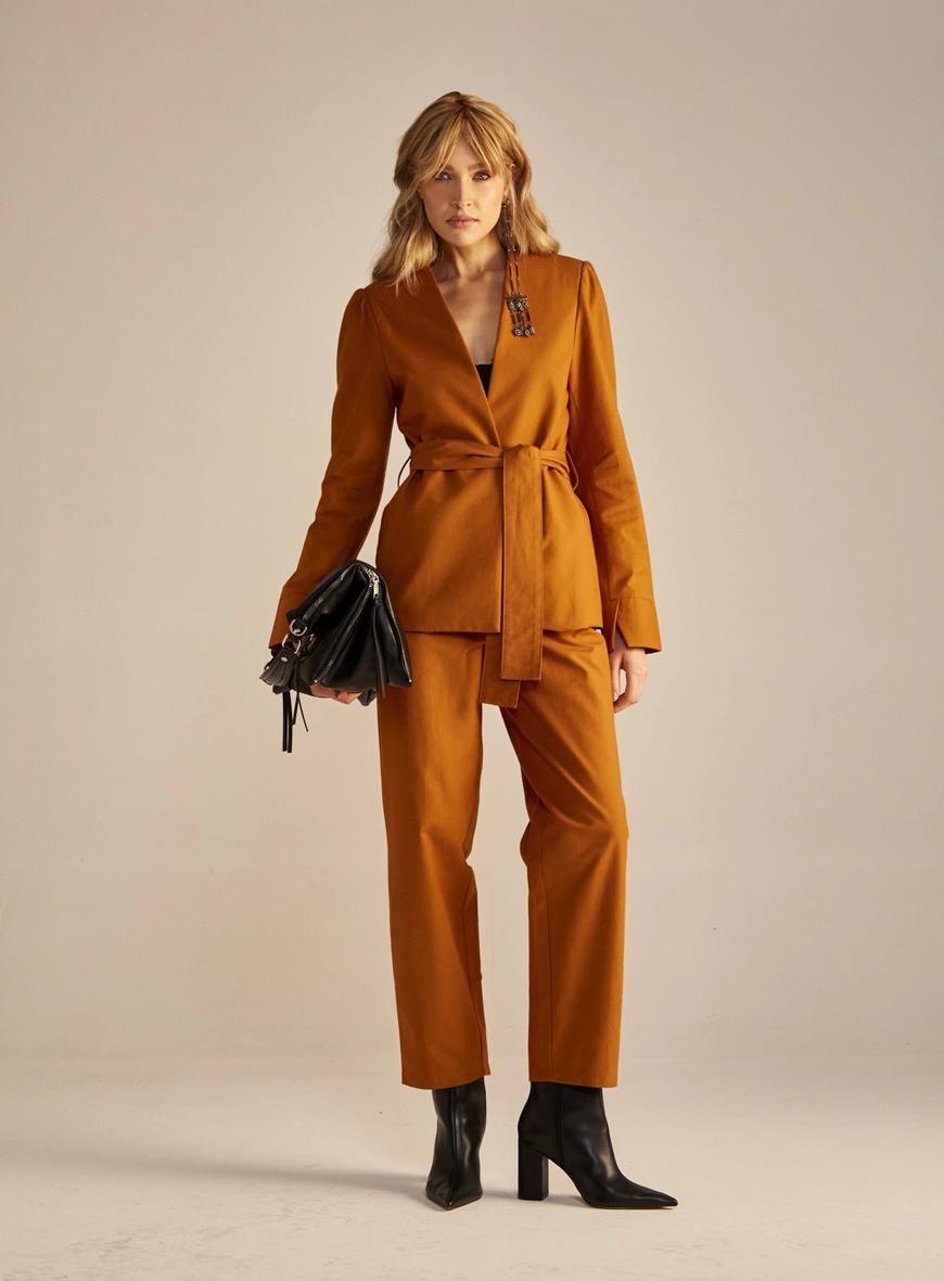 Blazer Feminino Comfort Transpassado Com Amarração Marrom 4
