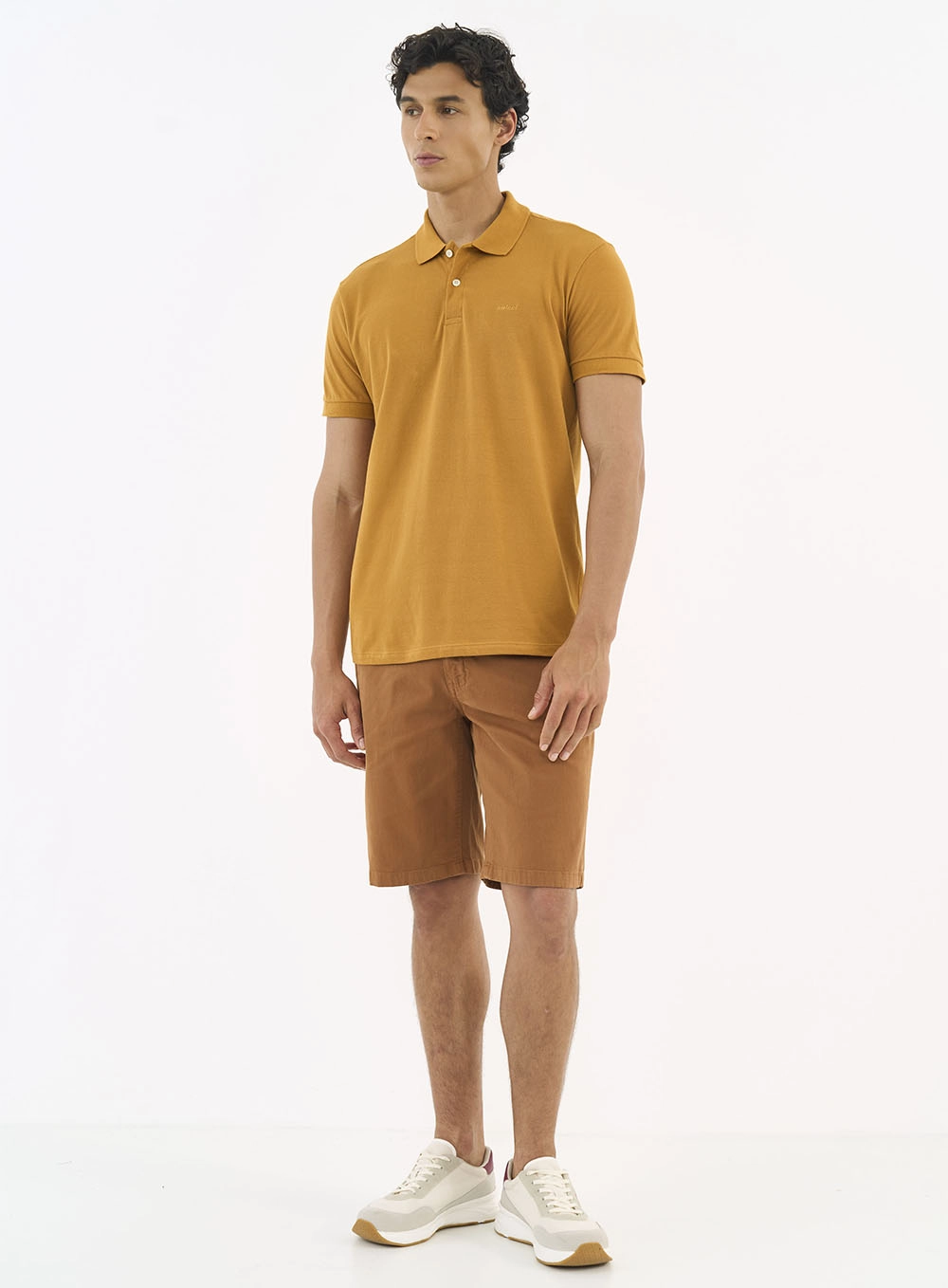 Bermuda Sarja Chino Marrom