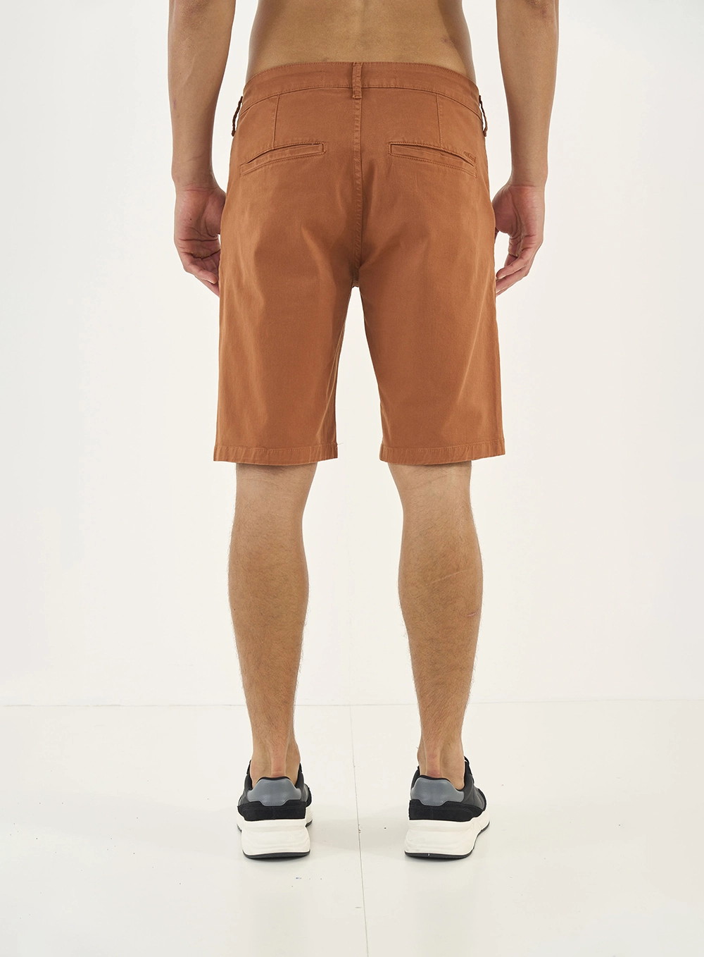 Bermuda Sarja Chino Marrom Zeus