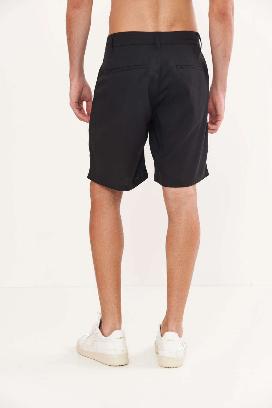 Bermuda Reta Viscose E Linho Preto