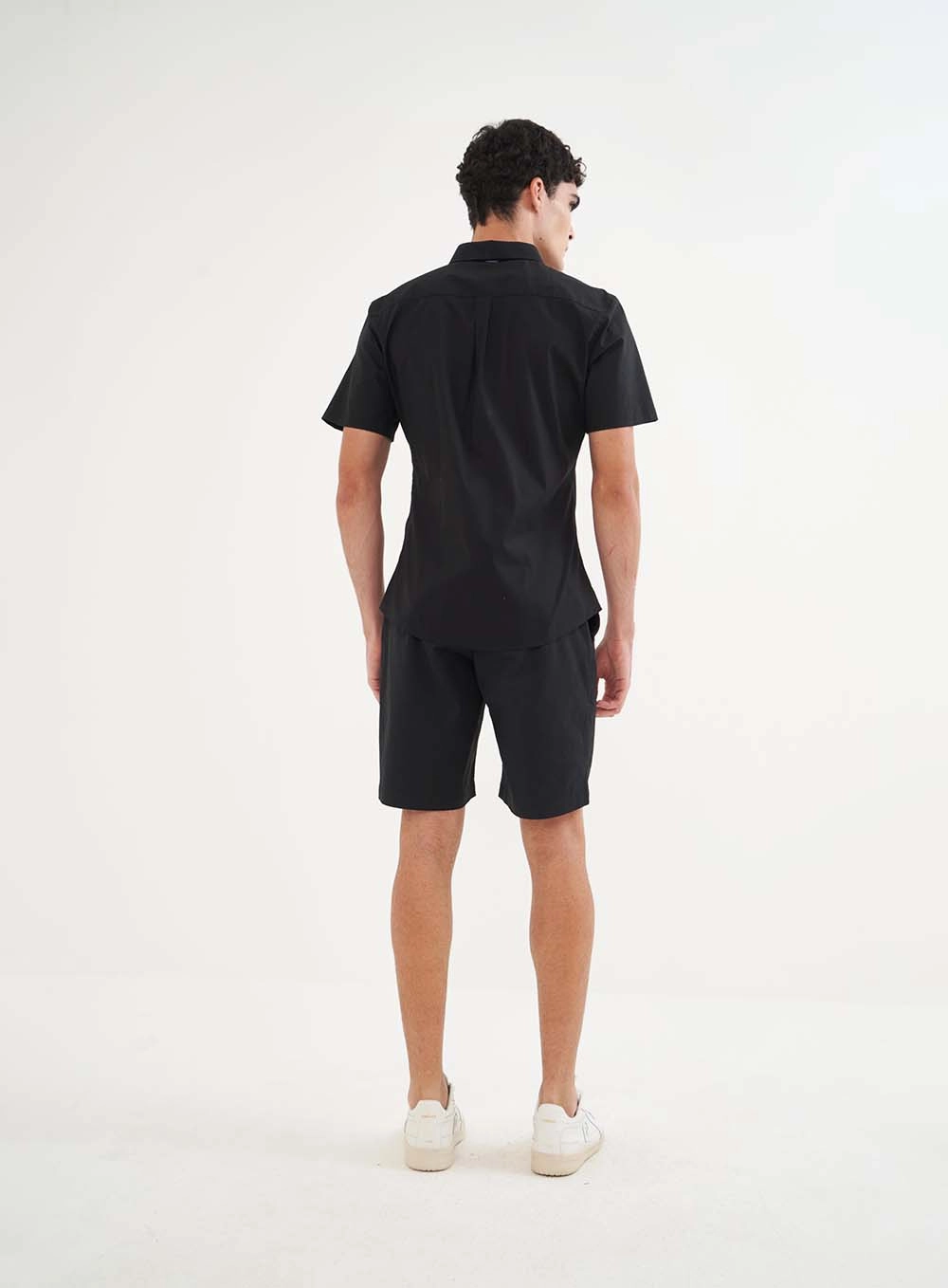 Camisa Manga Curta Essential Slim Algodão Preto
