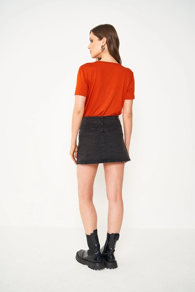 Camiseta Feminina Slim Viscose Decote V Laranja
