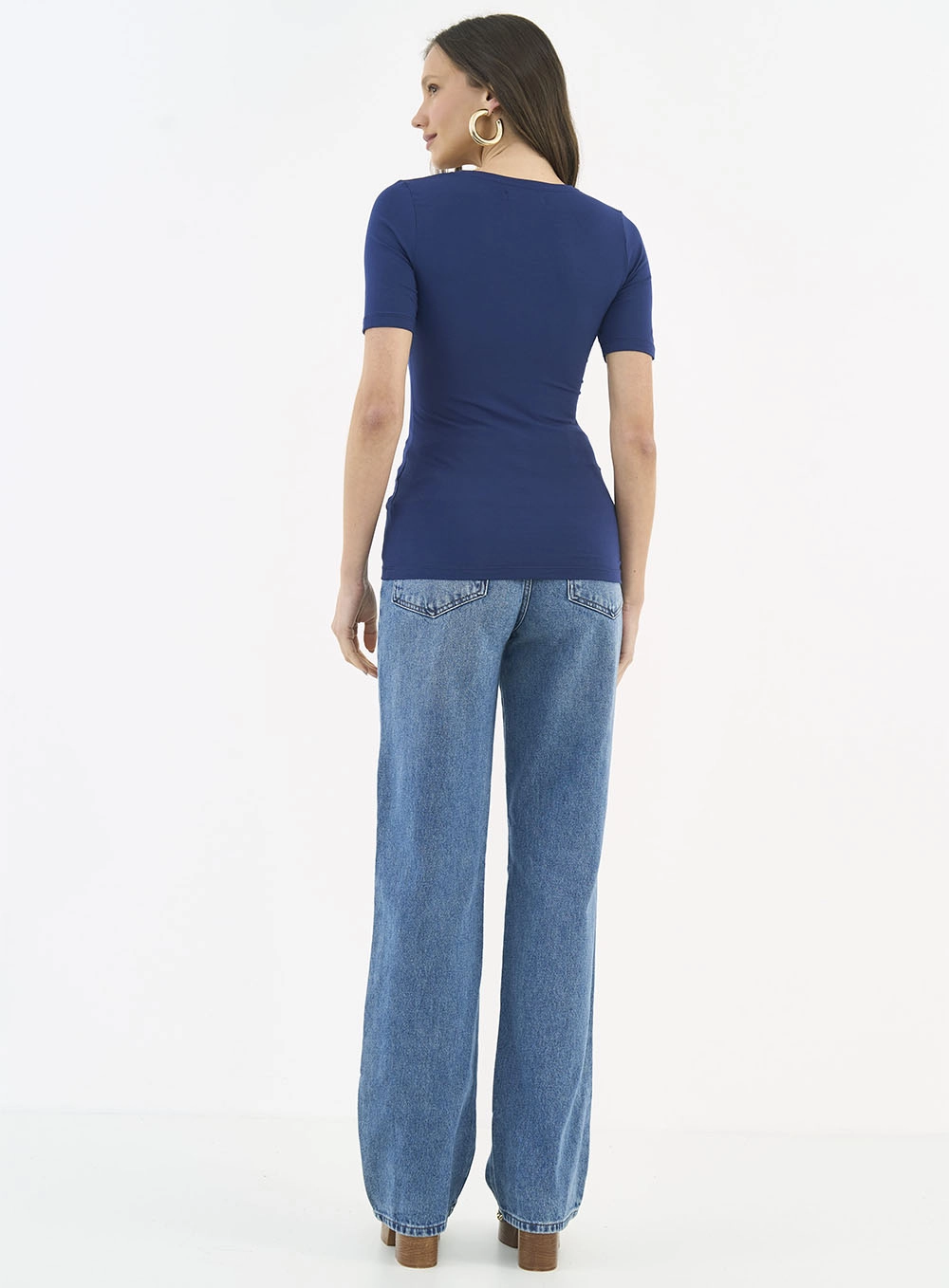 Camiseta Feminina Slim Viscose Decote V Azul Darkness