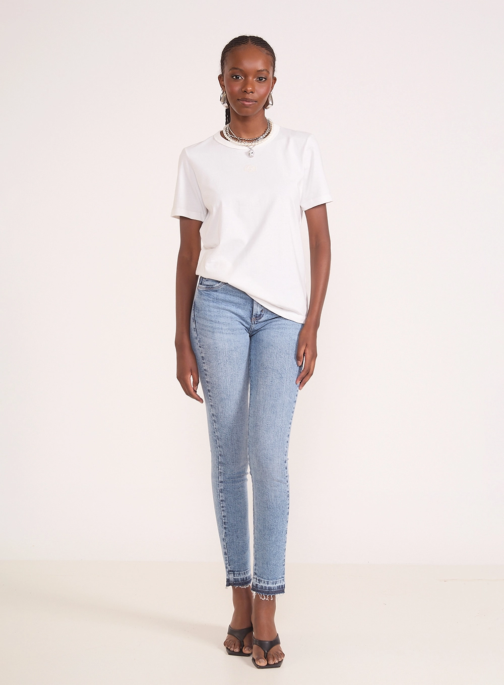 Camiseta Feminina Essential Algodão Off Shell