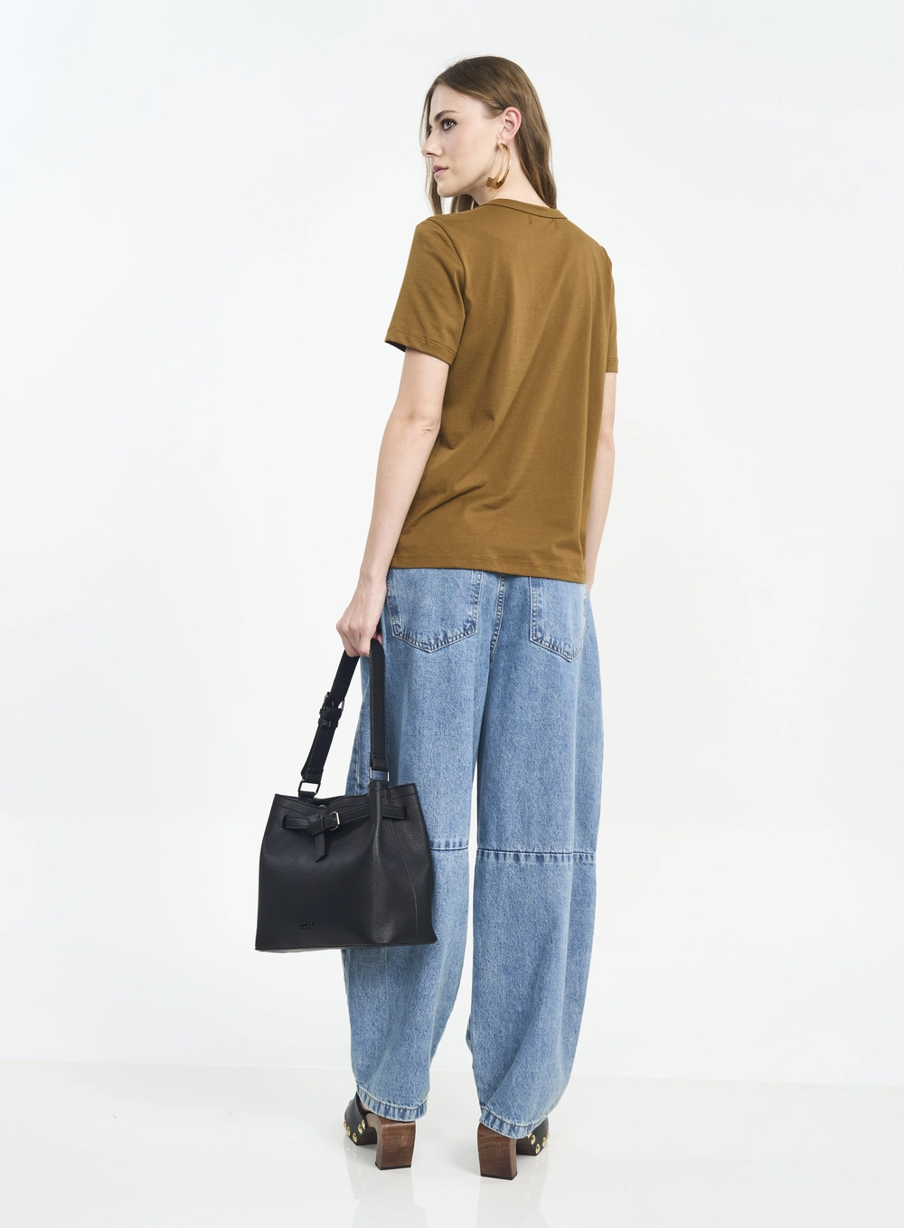 Camiseta Feminina Essential Algodão Marrom