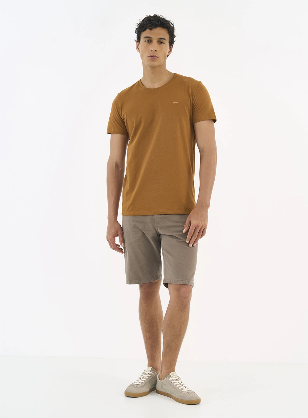 Camiseta Masculina Essential Marrom