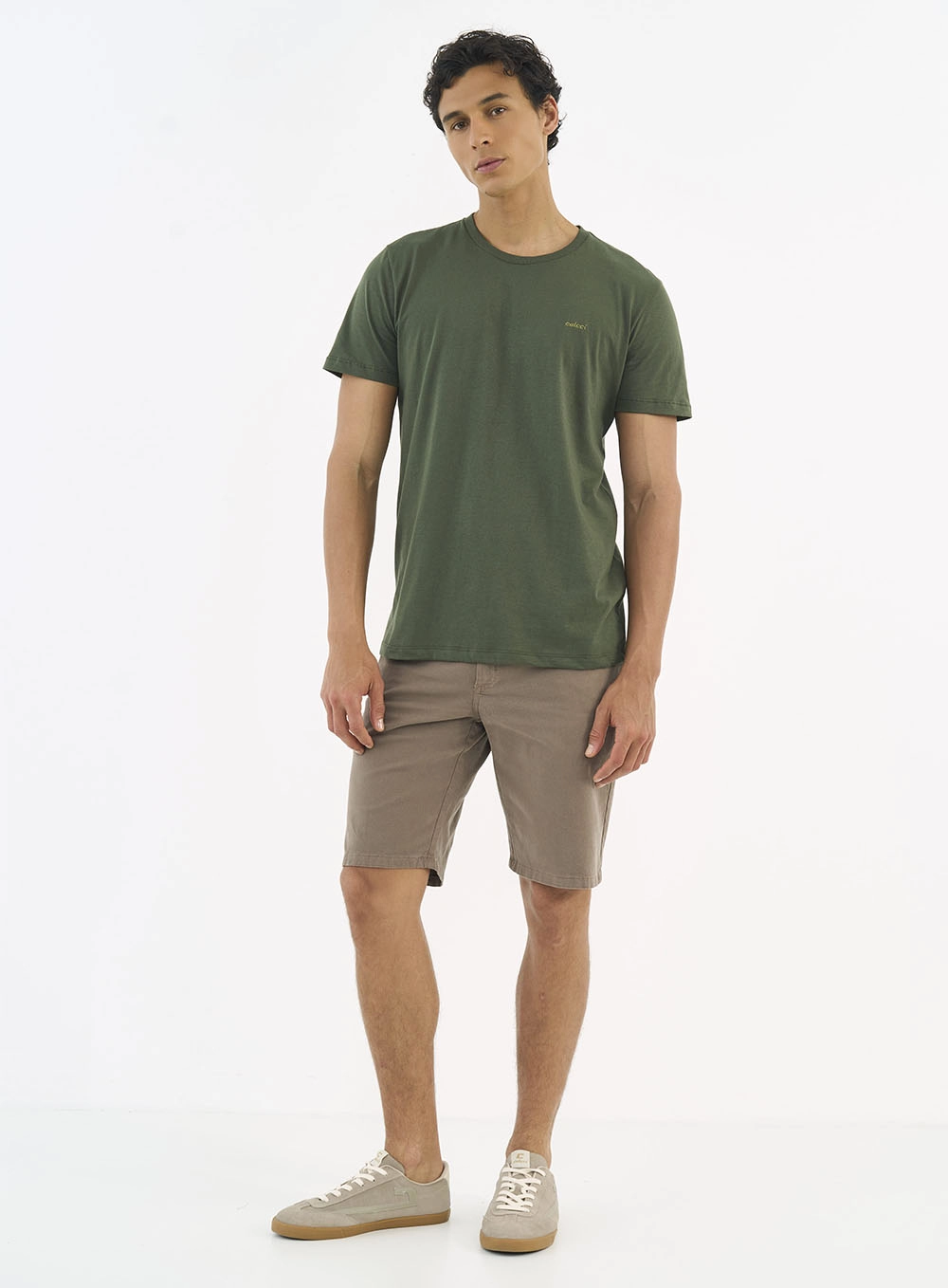 Camiseta Masculina Essential Verde Demetri