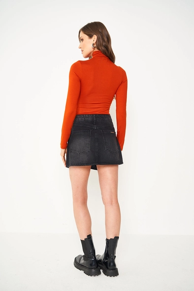 Blusa Feminina Slim Viscose Gola Alta Laranja