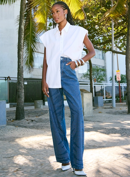 Calça Feminina Jeans Oversized Com Aplicação