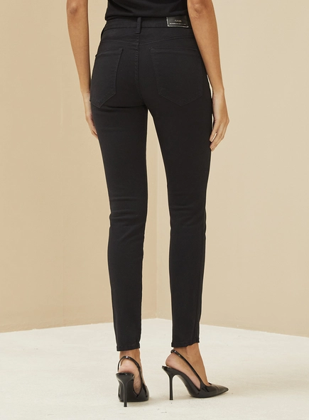 Calça Feminina Sarja Cigarrete - Marisa