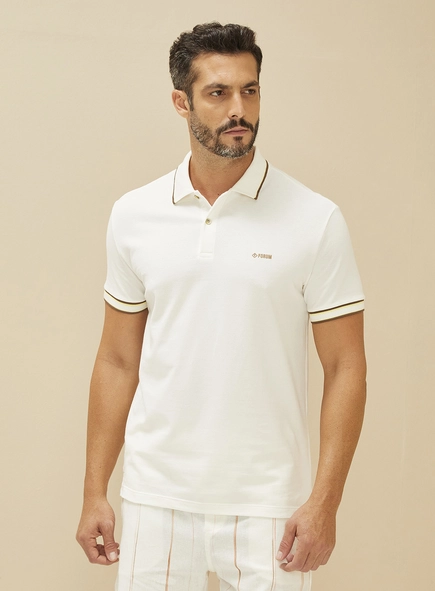 Polo Masculina Ajustada Com Detalhe Em Listras