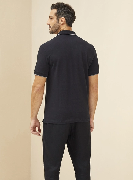 Polo Masculina Basic Com Detalhe Em Listras
