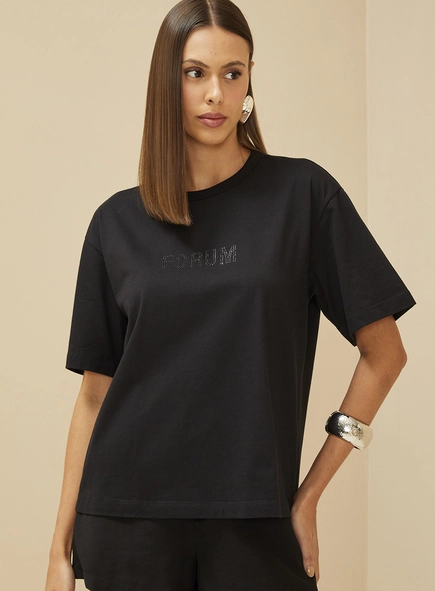 Camiseta Feminina Com Aplicação Em Logo