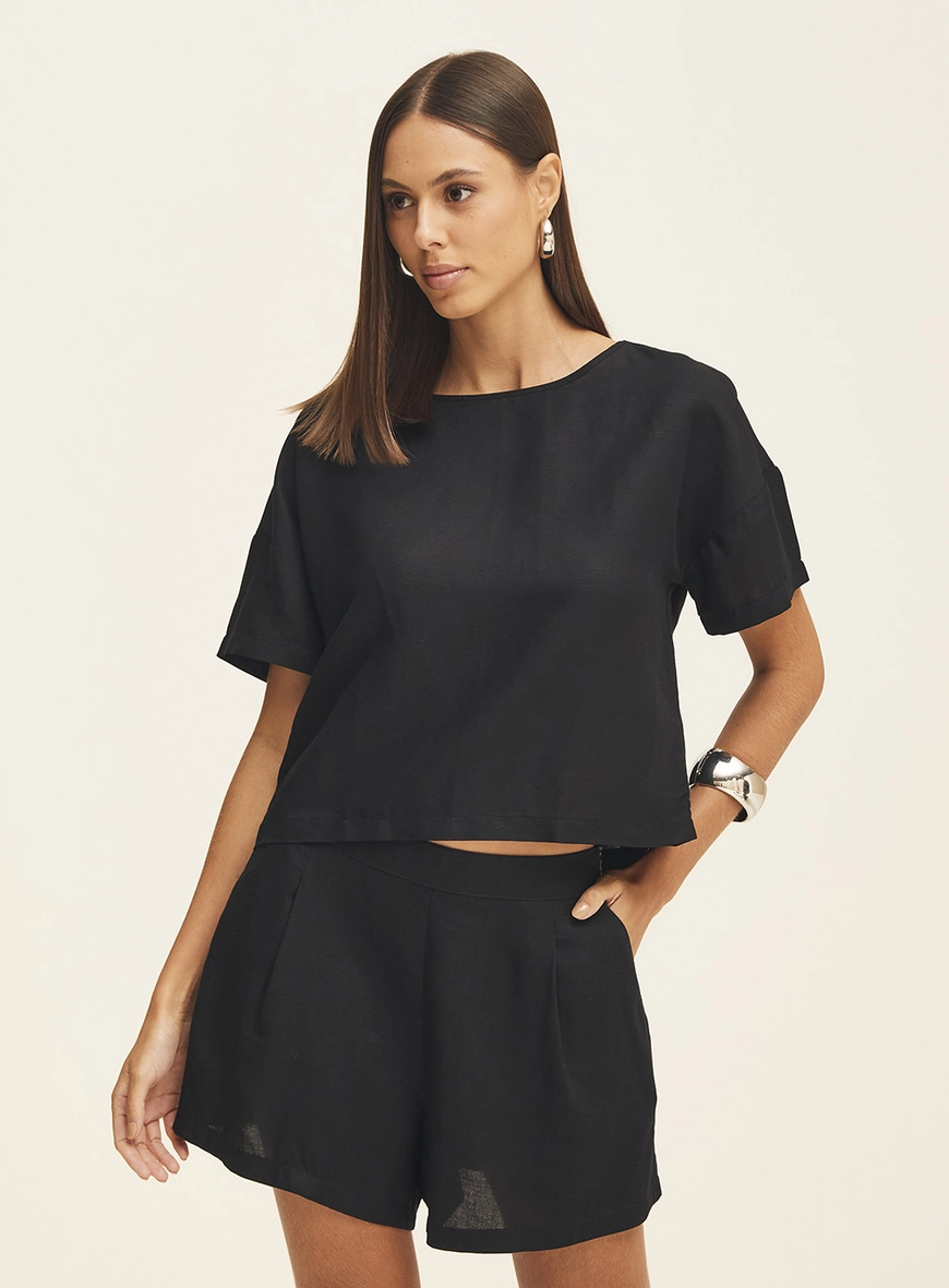 Camiseta Feminina Em Linho Preto