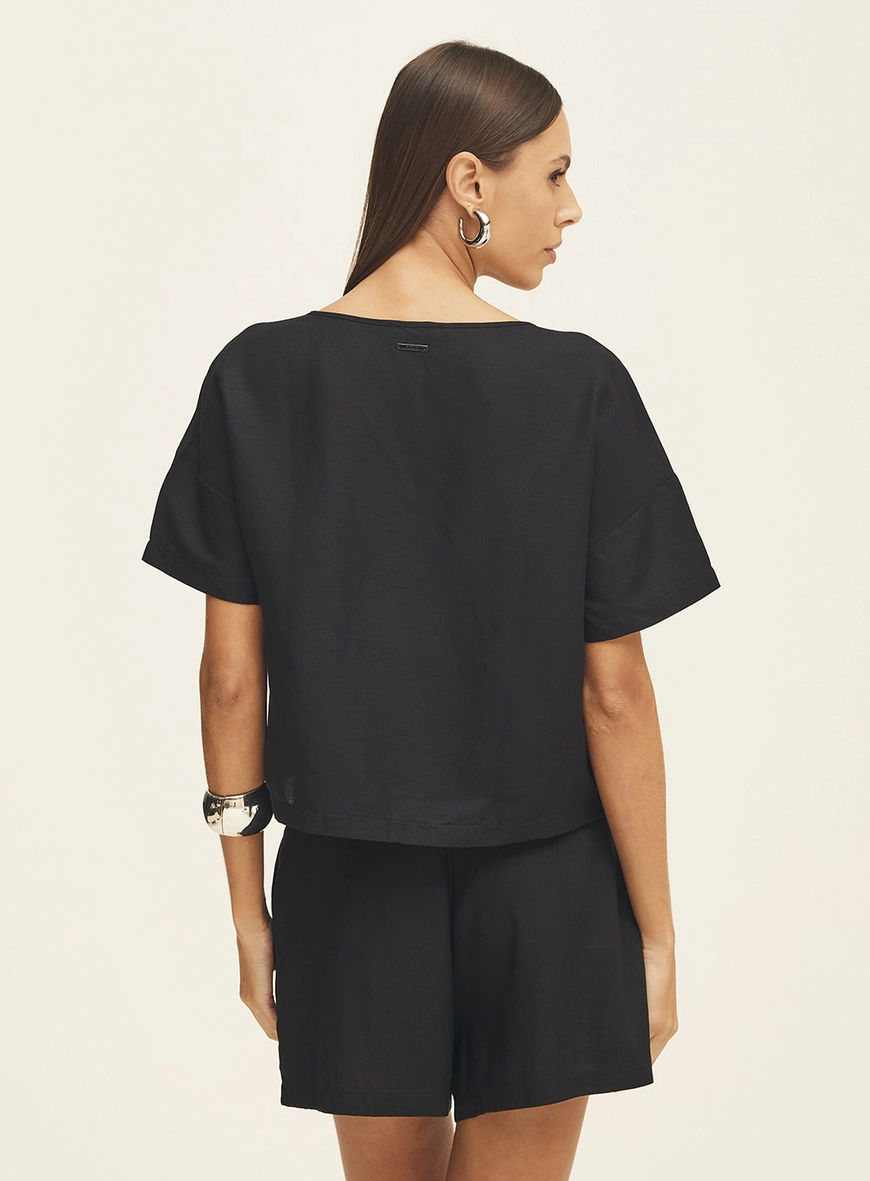 Camiseta Feminina Em Linho Preto