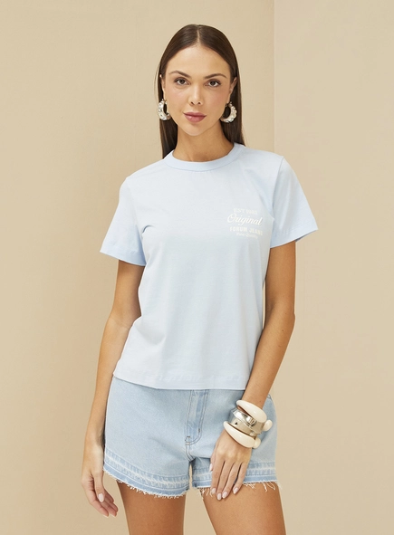 Camiseta Feminina Justa Estampa Em Alto Relevo