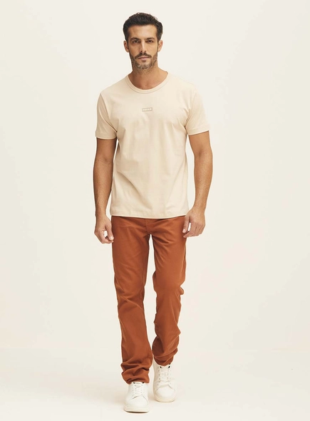 Camiseta Masculina Com Detalhe Em Logo