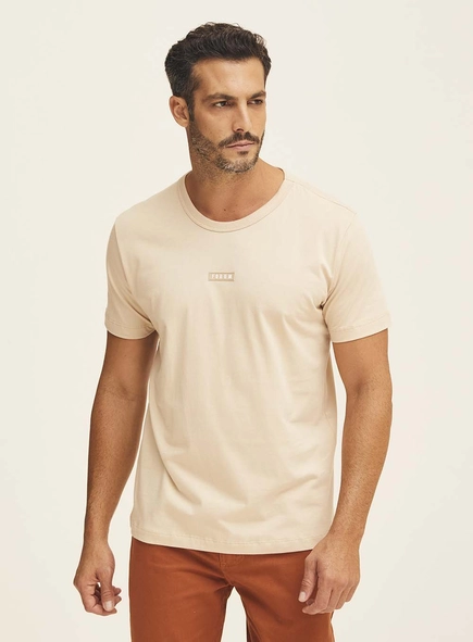 Camiseta Masculina Com Detalhe Em Logo