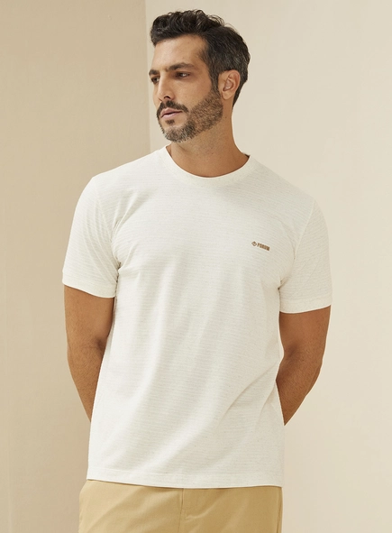 Camiseta Com Detalhe Em Listras