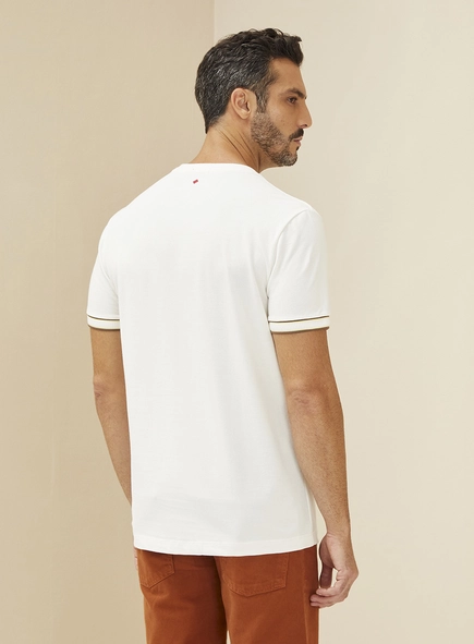 Camiseta Manga Curta Com Listra Na Manga