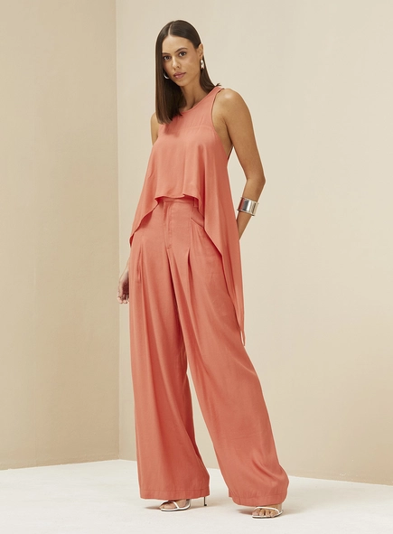 Blusa Fluida Com Barra Assimétrica