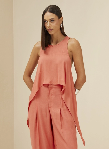 Blusa Fluida Com Barra Assimétrica