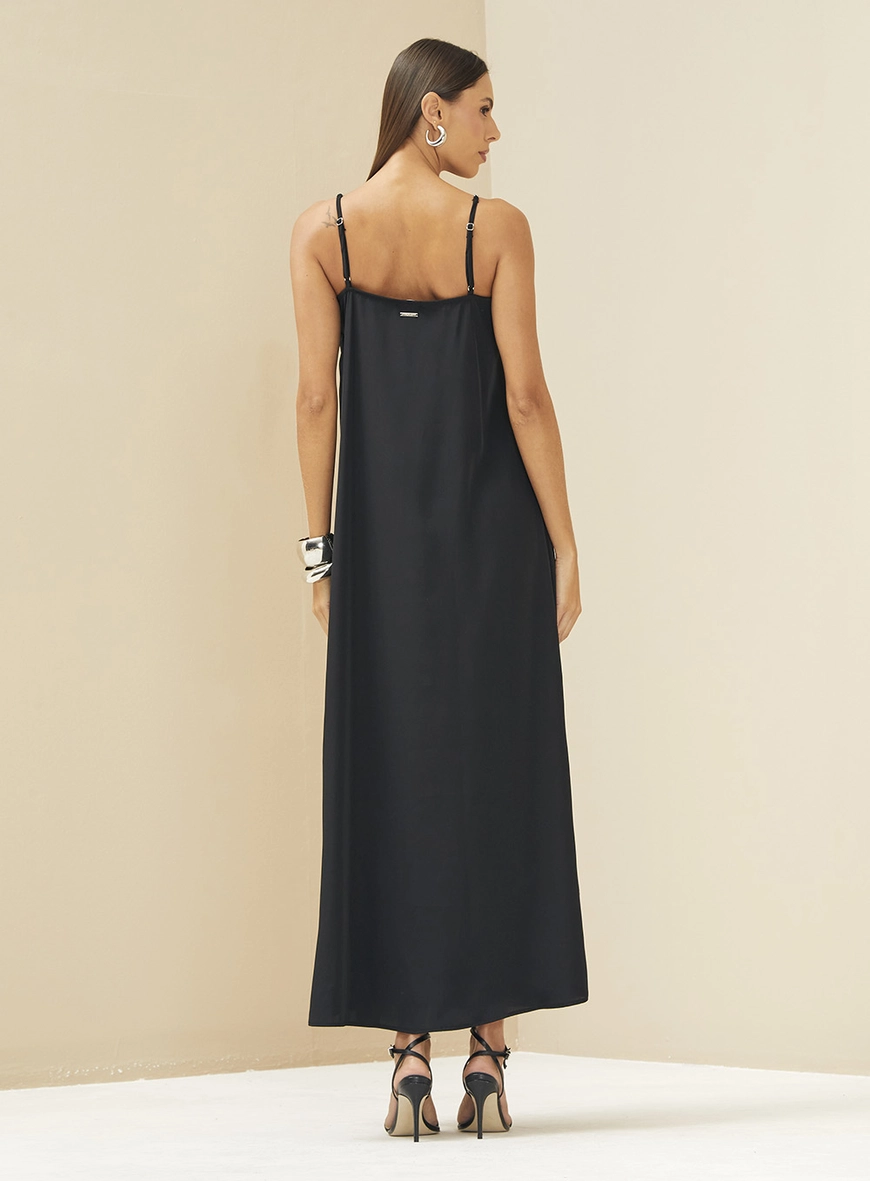 Vestido Reto Solto Decote Reto Preto