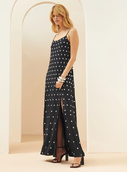 Vestido Longo Com Aplicação E Fenda