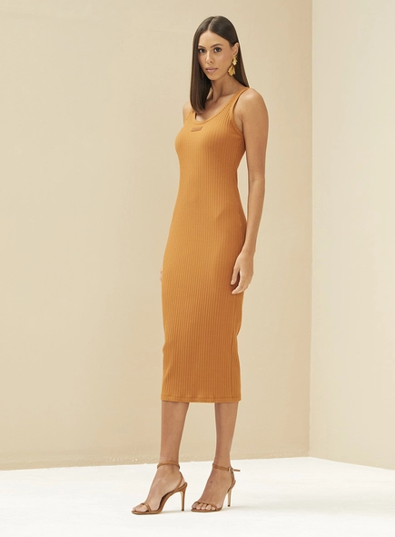 Vestido Canelado Midi Com Detalhe Em Logo