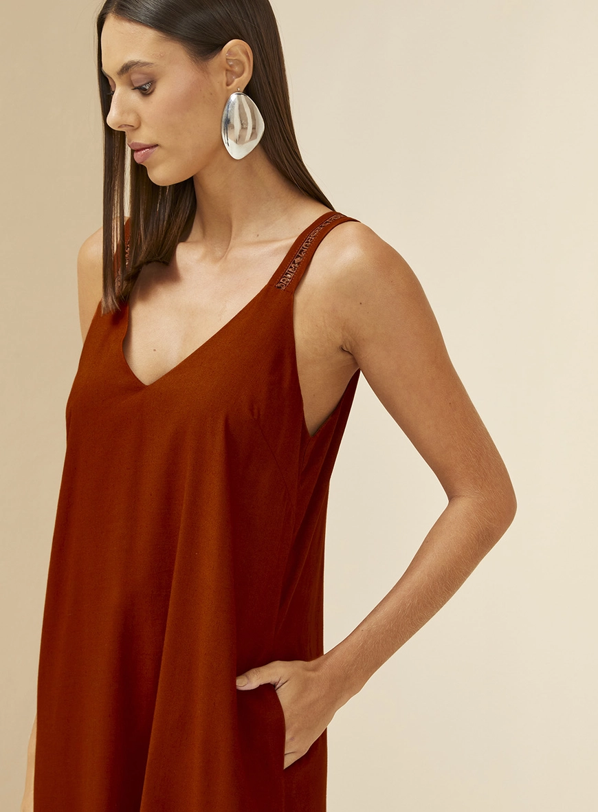 Vestido Midi Solto Com Bolsos Laterais Marrom Zeus