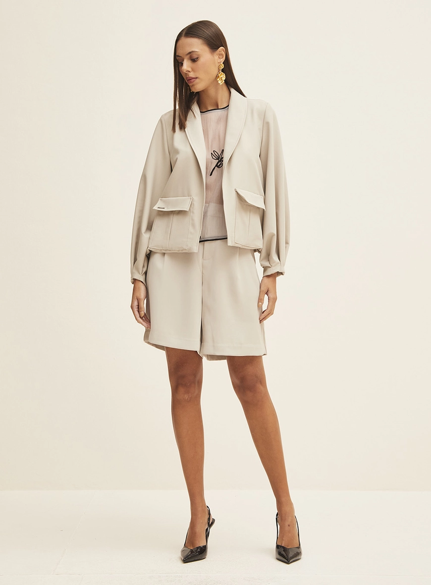 Blazer Feminino Alfaiataria Com Bolsos Frontais Bege Esquilo