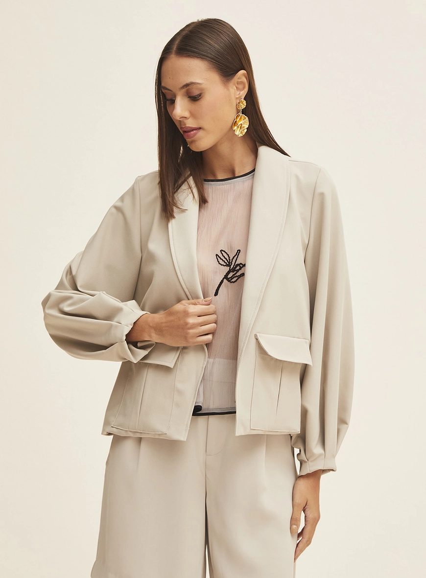 Blazer Feminino Alfaiataria Com Bolsos Frontais Bege Esquilo