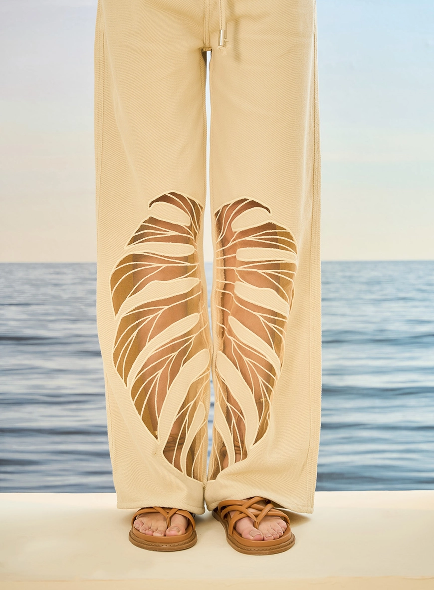 Calça Feminina Sarja Com Recortes Bege 3