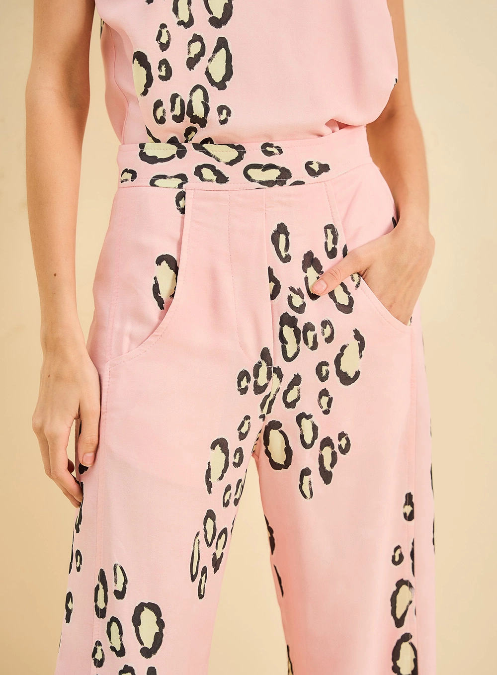 Calça Feminina Reta Estampada Rosa 3