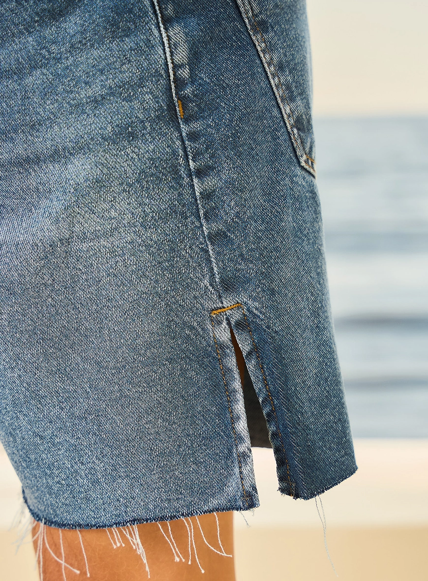 Bermuda Jeans Feminina Com Barra Desfiada Índigo 3