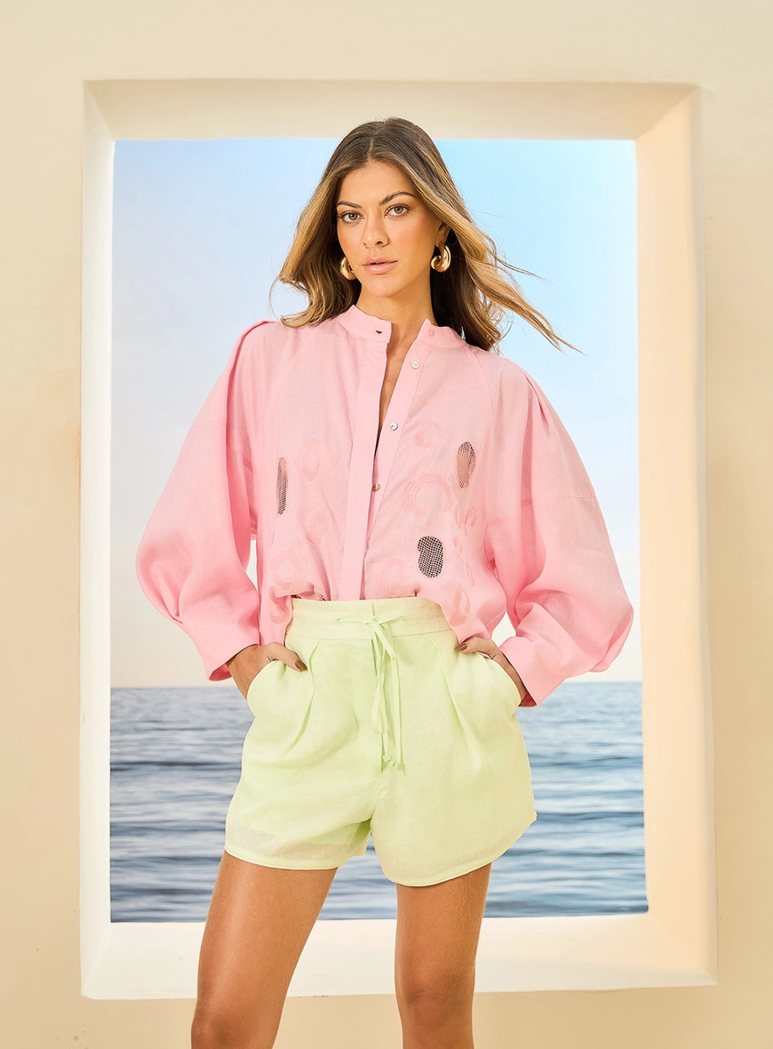 Short Feminino De Linho Com Pregas E Amarração Verde 1