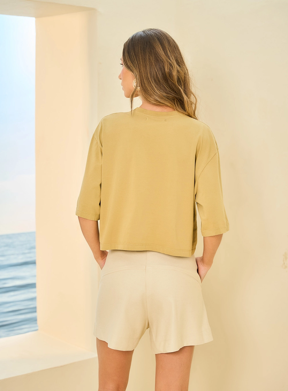 Short Feminino De Linho Com Amarração Bege 2
