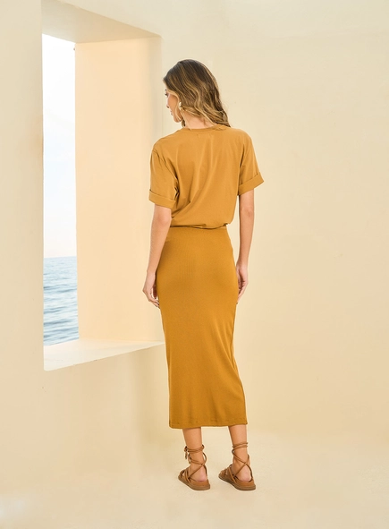 Saia Feminina Midi Com Fenda