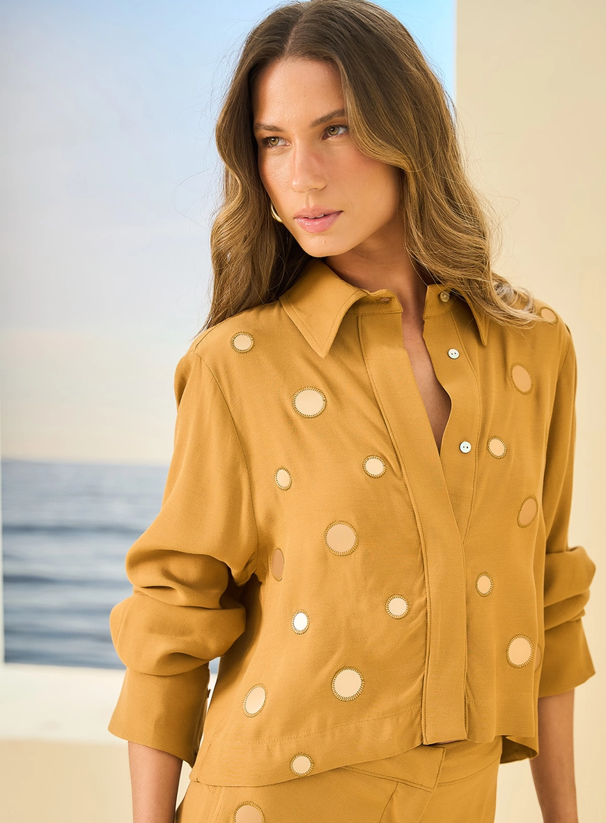 Camisa Feminina Bordada Marrom 3