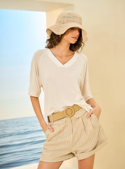 Camiseta Feminina Com Decote Em V