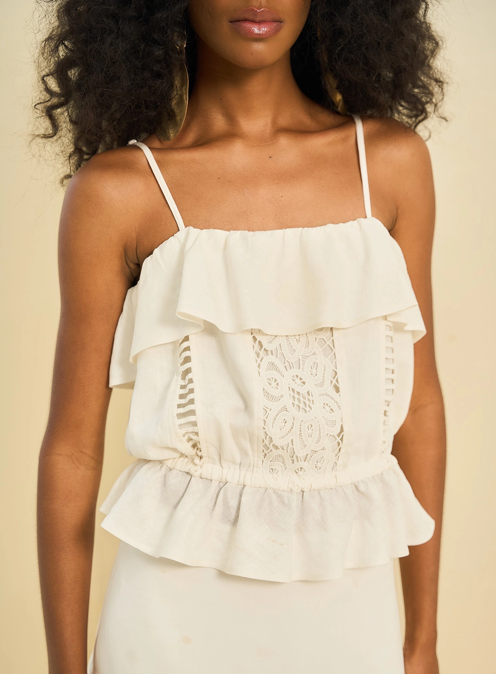Blusa Feminina Com Babados E Renda Off Shell 3