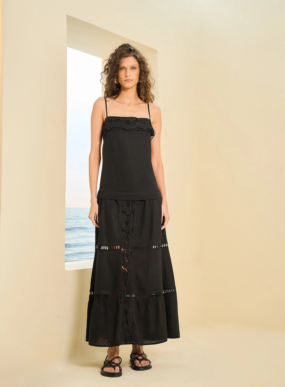Vestido Longo Com Detalhes Preto 1
