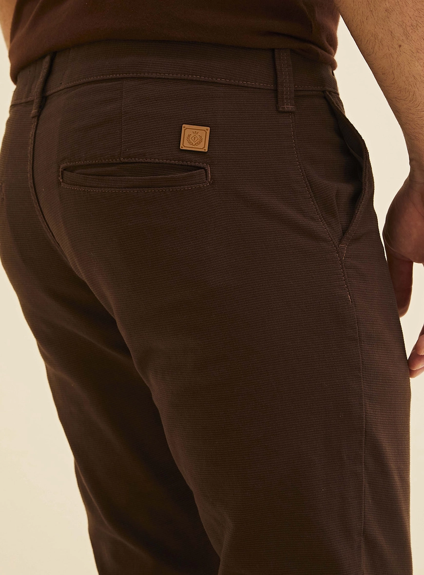 Calça Johan Masculina Em Sarja Marrom