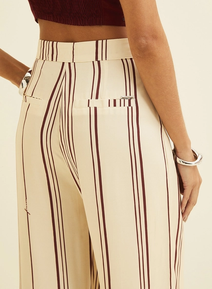 Calça Alfaiataria Ampla Com Listras