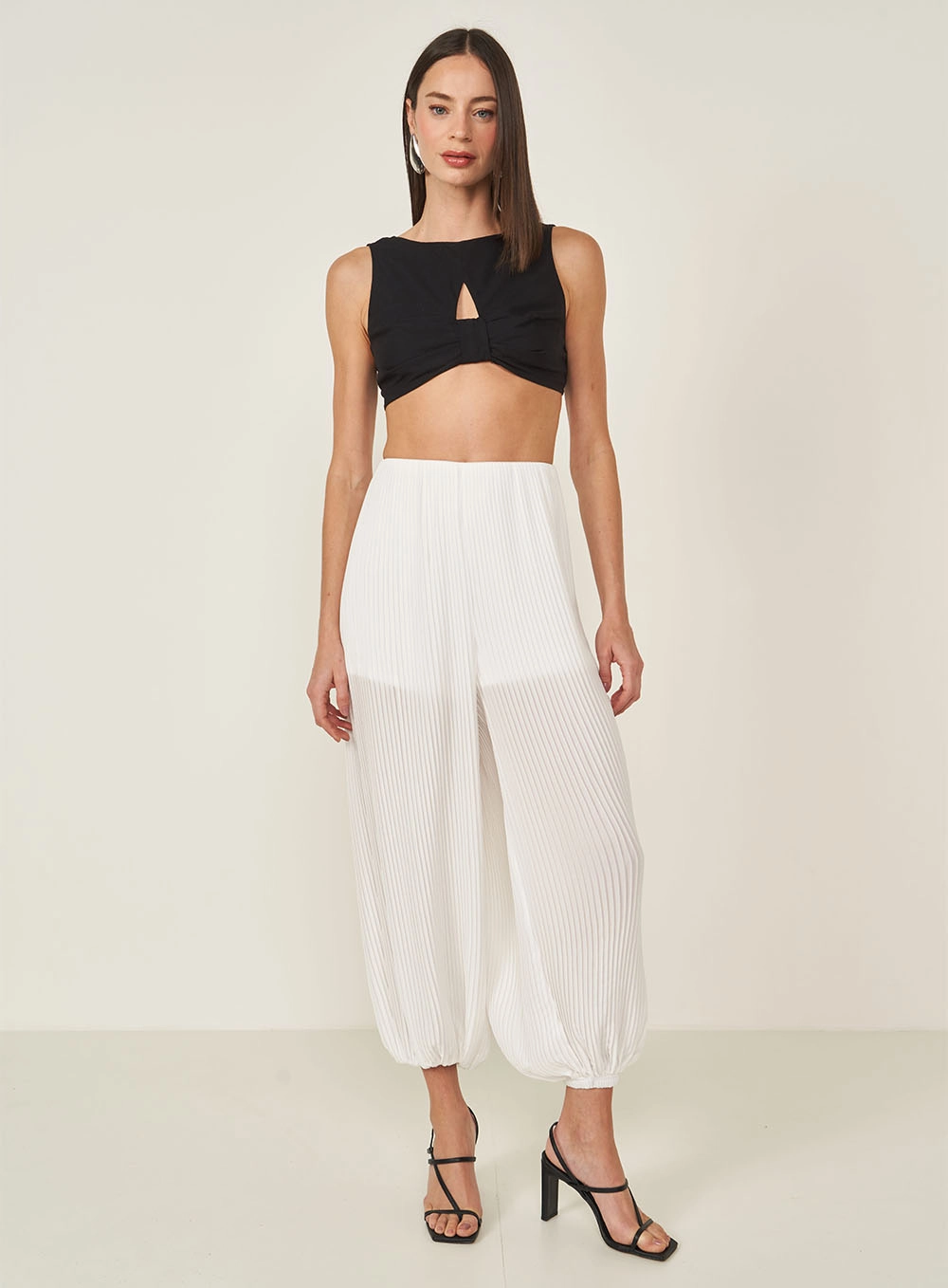 Calça Feminina Ballon Plissada Off Shell
